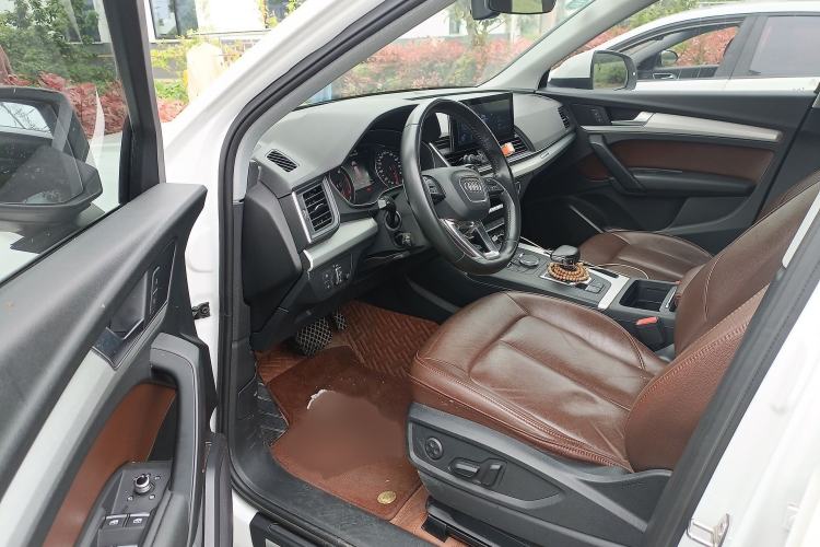 Used Audi Q5L 2018 40 TFSI Prestige Edition China VI Emission Standard Interior 3