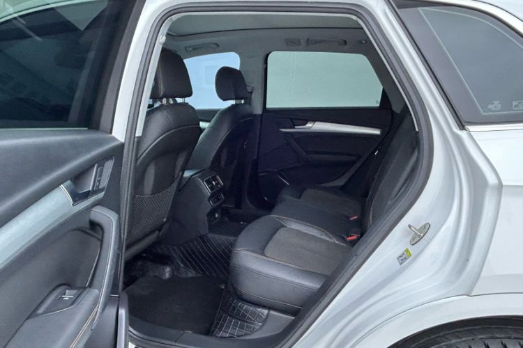 Used Audi Q5L 2018 40 TFSI Prestige Fashion Edition China VI Interior 4