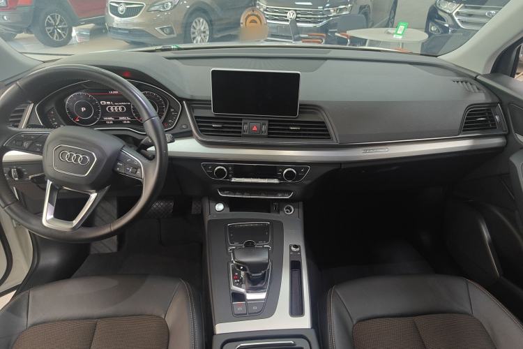 Used Audi Q5L 2018 40 TFSI Prestige Fashion Edition China VI Interior 4