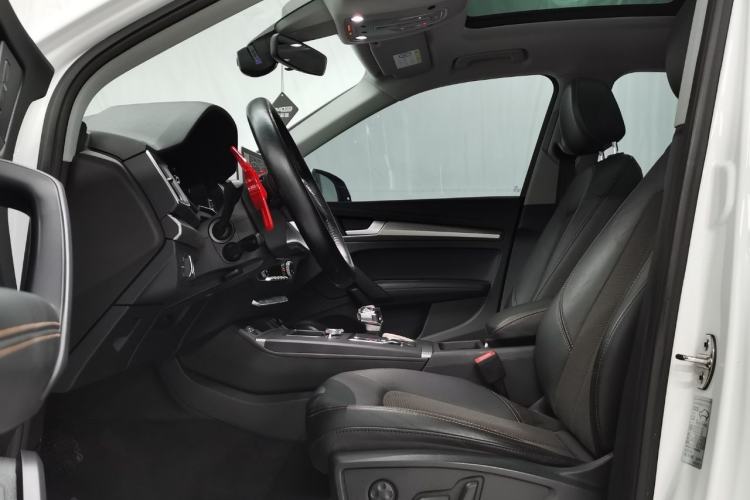 Used Audi Q5L 2018 45 TFSI Prestige Fashion Edition China V Emission Standard Interior 4