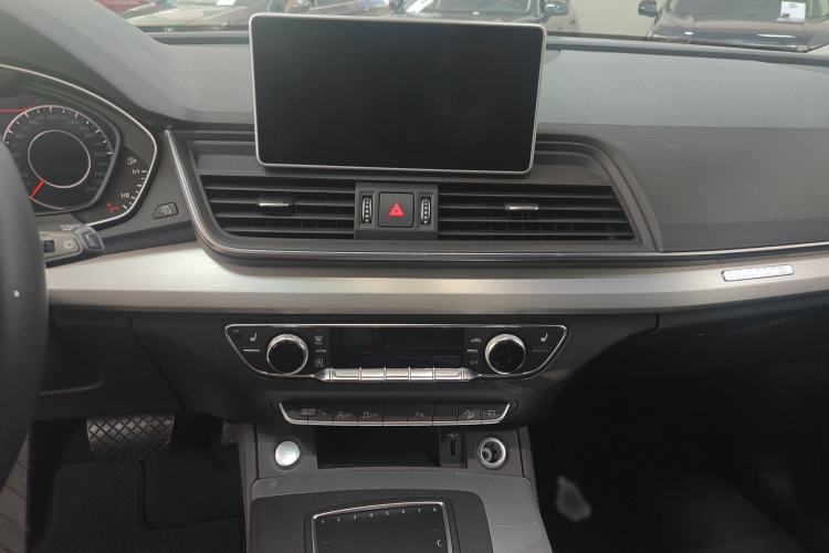 Used Audi Q5L 2018 40 TFSI Prestige Fashion Edition China VI Interior 5