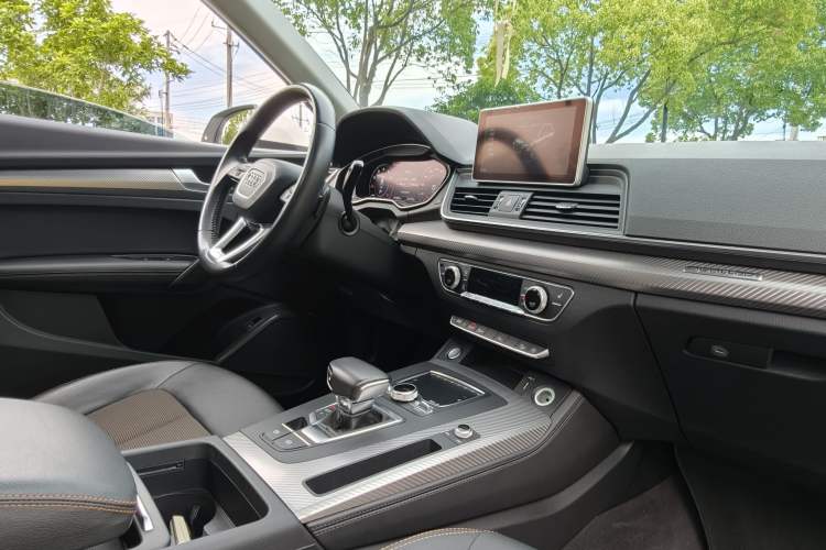 Used Audi Q5L 2018 45 TFSI Prestige Fashion Edition China V Emission Standard Interior 8