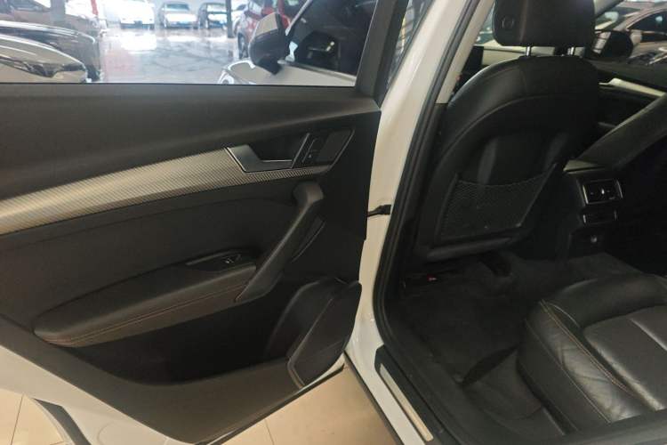 Used Audi Q5L 2018 45 TFSI Prestige Fashion Edition China V Emission Standard Interior 8