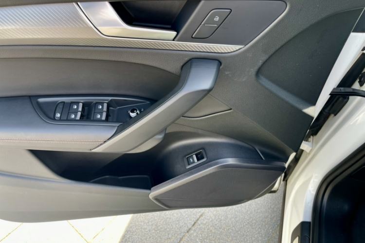 Used Audi Q5L 2018 45 TFSI Prestige Fashion Edition China V Emission Standard Interior 9