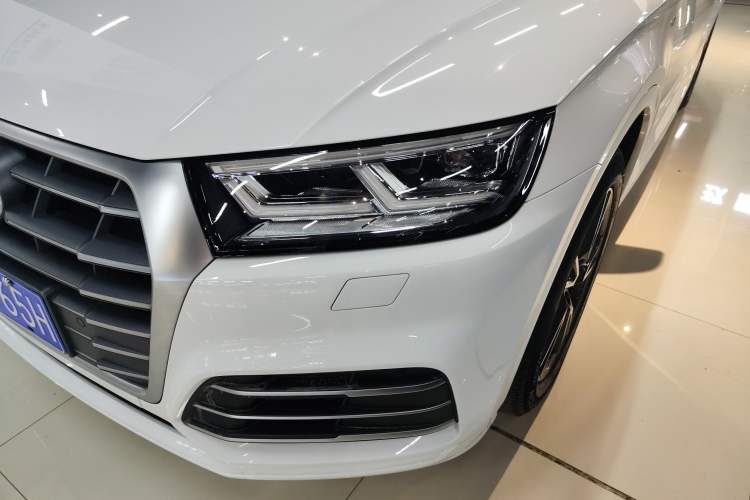 Used Audi Q5L 2018 45 TFSI Prestige Fashion Edition China VI Emission Standard Left Front Headlight