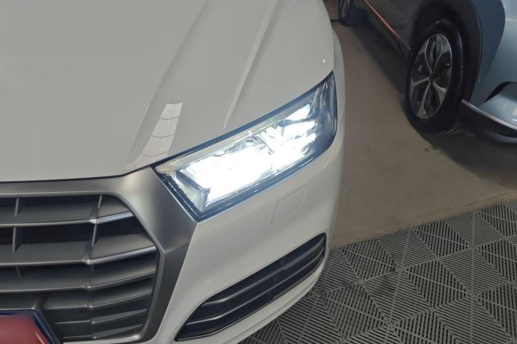Used Audi Q5L 2018 40 TFSI Prestige Fashion Edition China VI Left Front Headlight