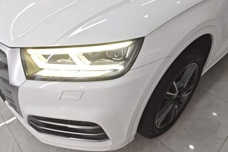 Used Audi Q5L 2018 40 TFSI Prestige Fashion Edition China VI Left Front Headlight