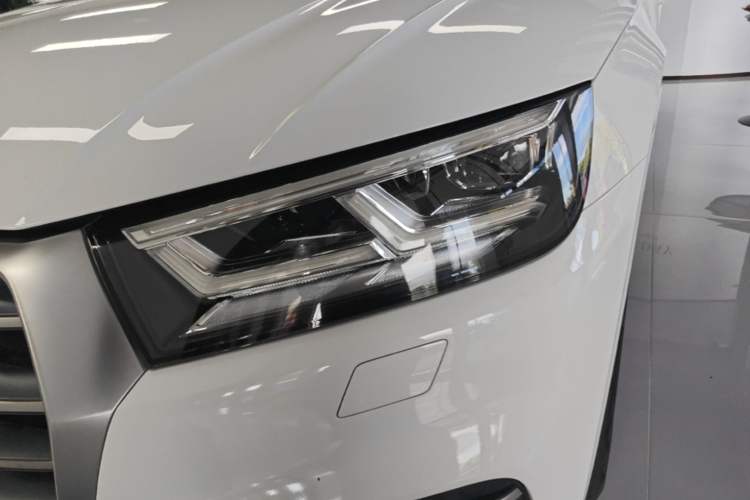 Used Audi Q5L 2018 45 TFSI Prestige Fashion Edition China VI Emission Standard Left Front Headlight