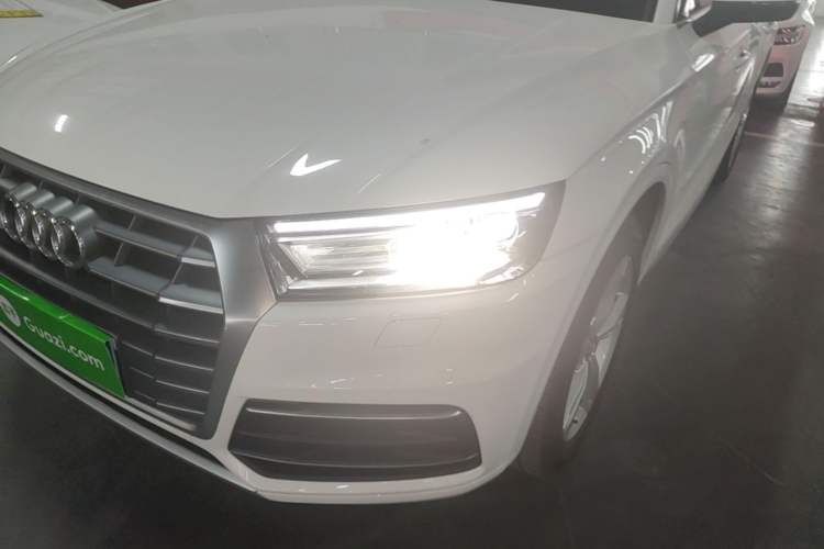 Used Audi Q5L 2018 40 TFSI Prestige Edition China VI Emission Standard Left Front Headlight