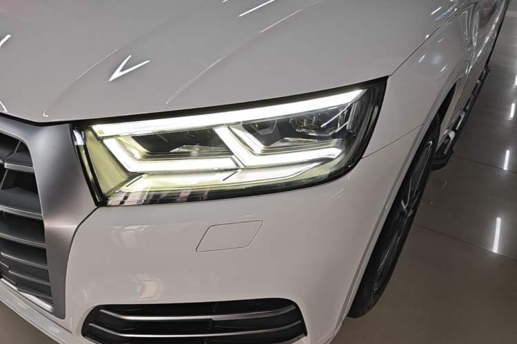Used Audi Q5L 2018 45 TFSI Prestige Fashion Edition China VI Emission Standard Left Front Headlight