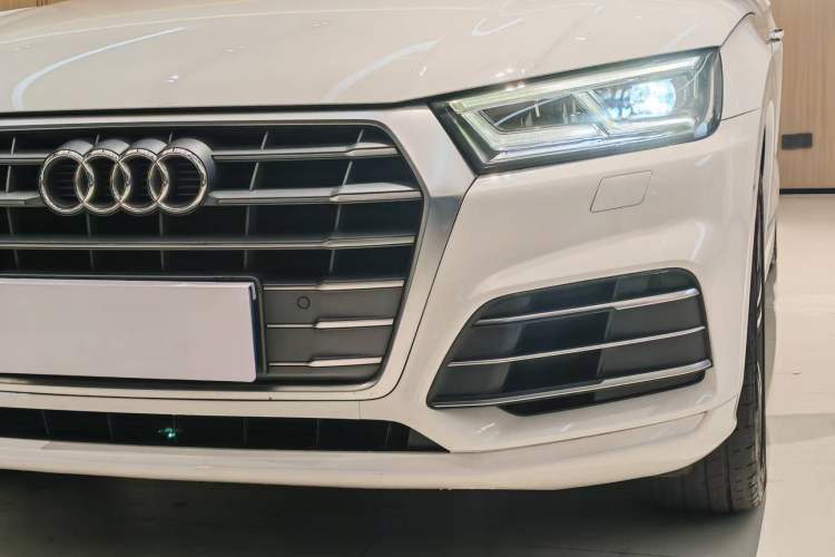 Used Audi Q5L 2018 45 TFSI Prestige Sporty Edition China VI Left Front Headlight