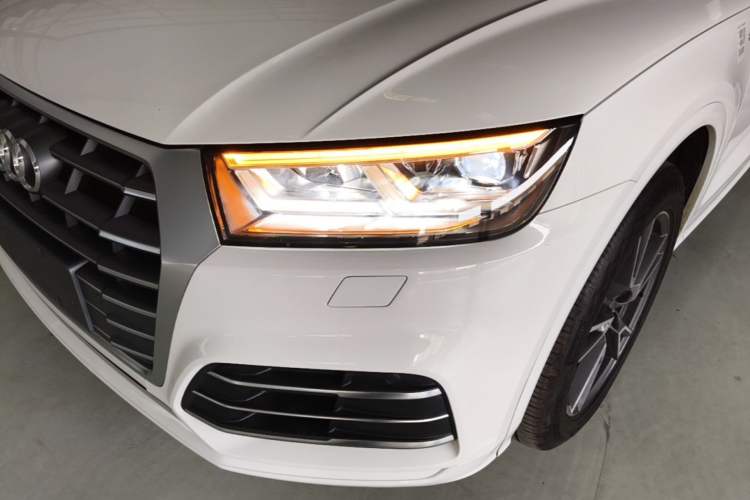 Used Audi Q5L 2018 40 TFSI Prestige Fashion Edition China VI Left Front Headlight