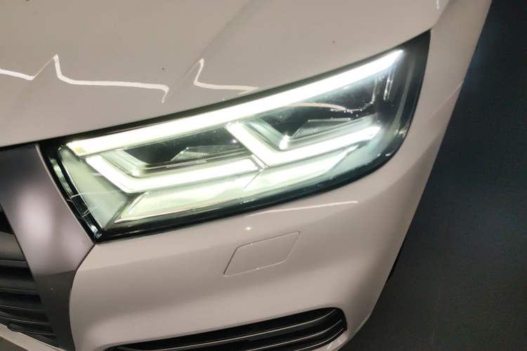 Used Audi Q5L 2018 45 TFSI Prestige Fashion Edition China VI Emission Standard Left Front Headlight