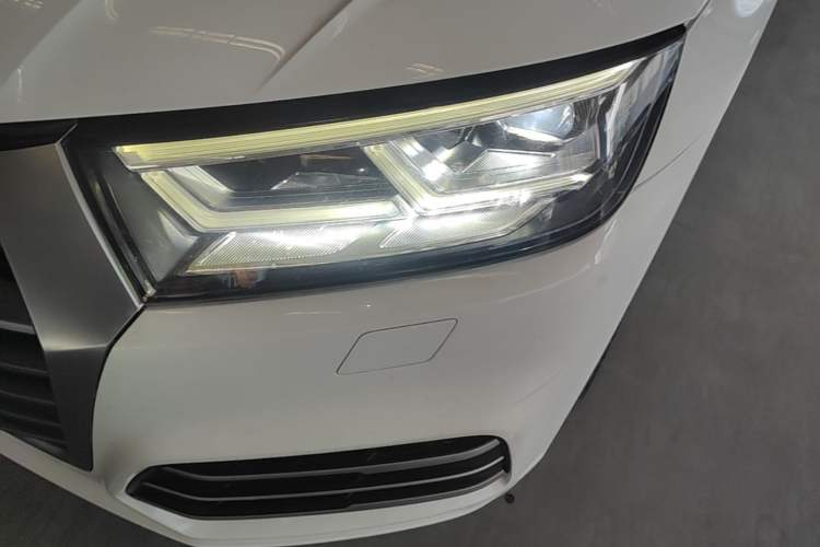 Used Audi Q5L 2018 45 TFSI Prestige Fashion Edition China V Emission Standard Left Front Headlight