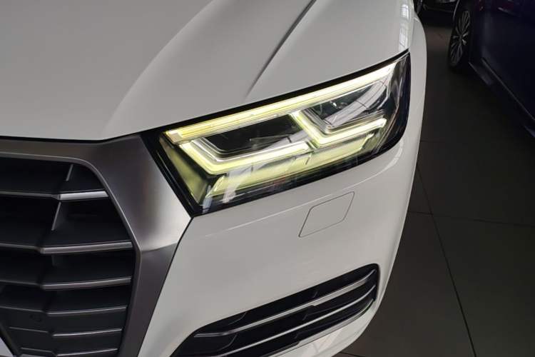 Used Audi Q5L 2018 45 TFSI Prestige Fashion Edition China VI Emission Standard Left Front Headlight
