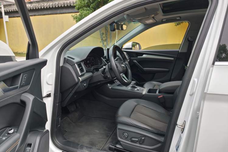 Used Audi Q5L 2018 45 TFSI Prestige Fashion Edition China V Emission Standard Left Front Seat