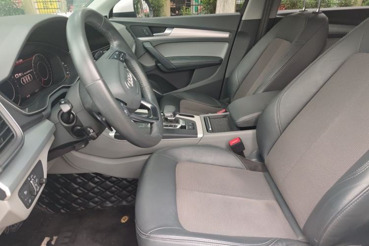 Used Audi Q5L 2018 40 TFSI Prestige Fashion Edition China VI Left Front Seat