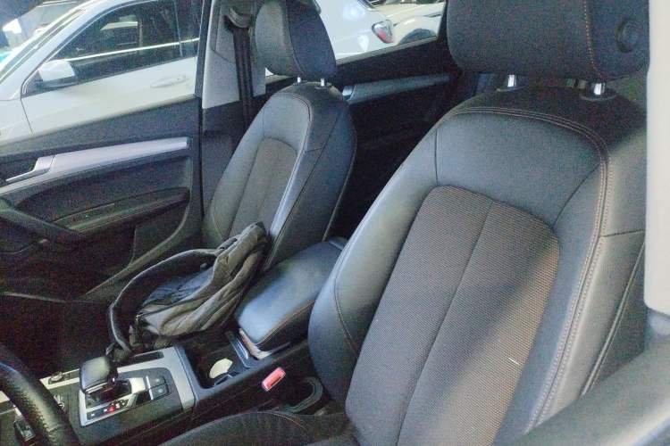 Used Audi Q5L 2018 40 TFSI Prestige Fashion Edition China VI Left Front Seat