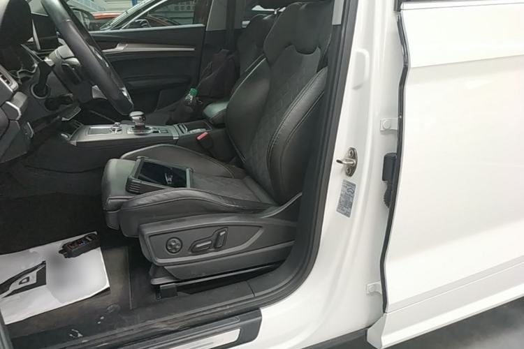 Used Audi Q5L 2018 45 TFSI Prestige Sporty Edition China VI Left Front Seat