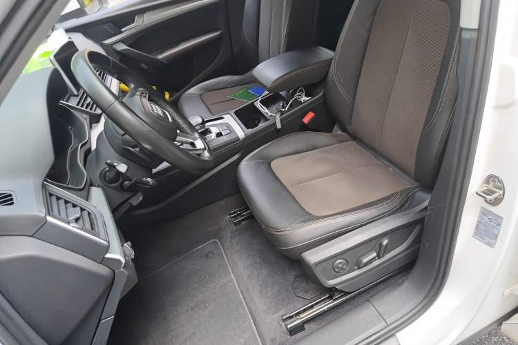 Used Audi Q5L 2018 40 TFSI Prestige Fashion Edition China VI Left Front Seat