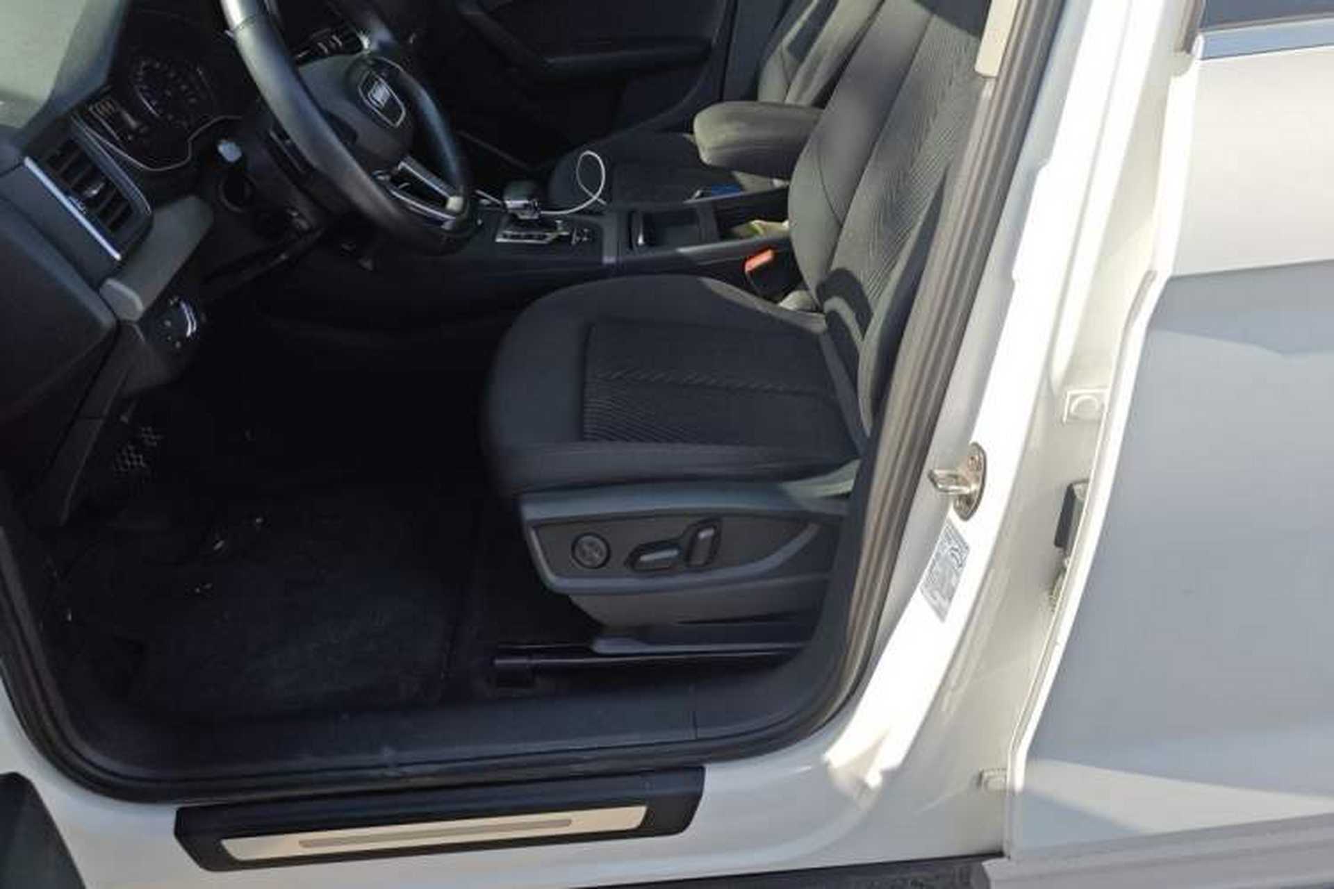 Used Audi Q5L 2018 40 TFSI Prestige Edition China VI Emission Standard Left Front Seat