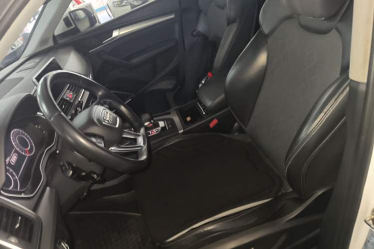 Used Audi Q5L 2018 45 TFSI Prestige Sporty Edition China VI Left Front Seat