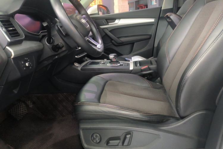Used Audi Q5L 2018 40 TFSI Prestige Fashion Edition China VI Left Front Seat