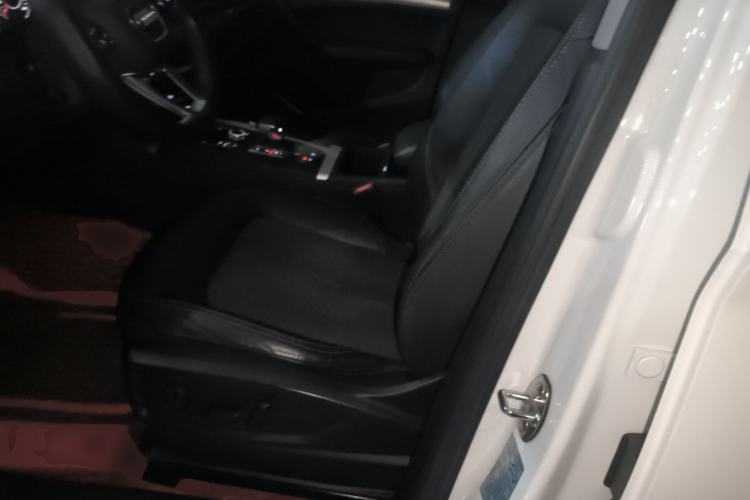 Used Audi Q5L 2018 40 TFSI Prestige Fashion Edition China VI Left Front Seat