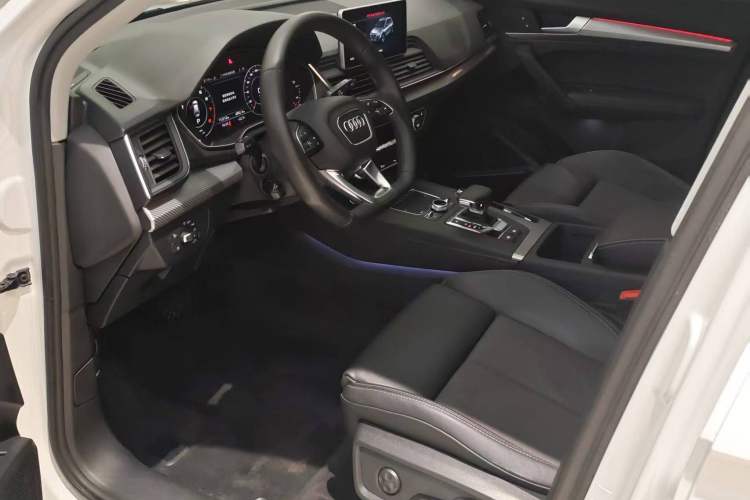 Used Audi Q5L 2018 45 TFSI Prestige Sporty Edition China VI Left Front Seat