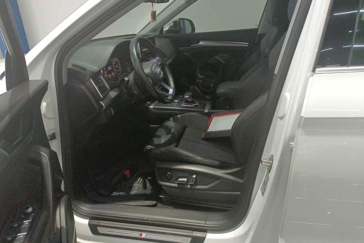 Used Audi Q5L 2018 45 TFSI Prestige Fashion Edition China V Emission Standard Left Front Seat