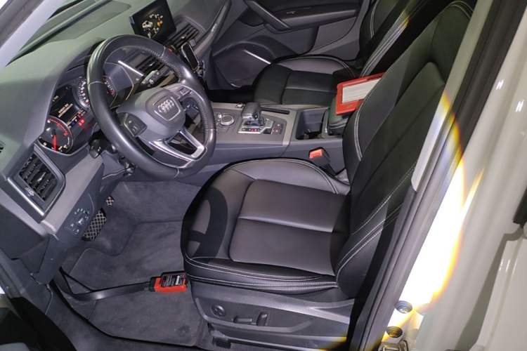 Used Audi Q5L 2018 40 TFSI Prestige Edition China V Left Front Seat