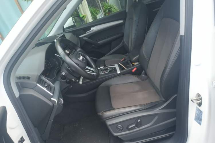 Used Audi Q5L 2018 40 TFSI Prestige Fashion Edition China VI Left Front Seat