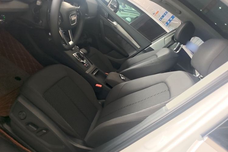 Used Audi Q5L 2018 40 TFSI Prestige Edition China V Left Front Seat