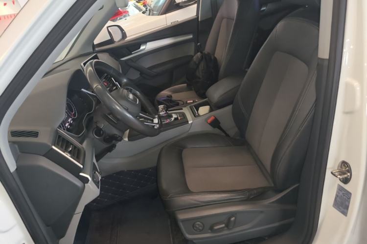 Used Audi Q5L 2018 40 TFSI Prestige Fashion Edition China VI Left Front Seat