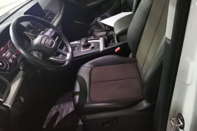 Used Audi Q5L 2018 40 TFSI Prestige Fashion Edition China V Left Front Seat