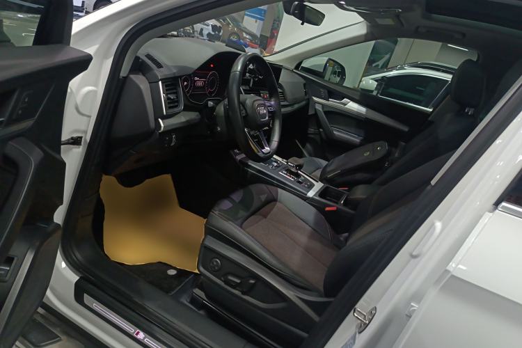 Used Audi Q5L 2018 40 TFSI Prestige Fashion Edition China V Left Front Seat