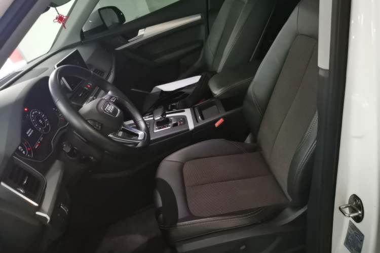 Used Audi Q5L 2018 40 TFSI Prestige Fashion Edition China VI Left Front Seat