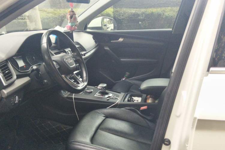Used Audi Q5L 2018 40 TFSI Prestige Edition China V Left Front Seat