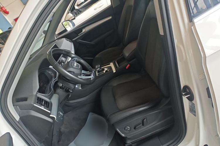 Used Audi Q5L 2018 40 TFSI Prestige Fashion Edition China VI Left Front Seat