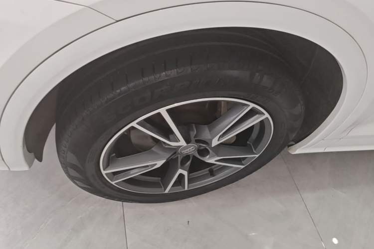 Used Audi Q5L 2018 40 TFSI Prestige Fashion Edition China VI Left Front Wheel Hub