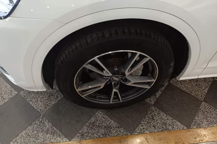 Used Audi Q5L 2018 40 TFSI Prestige Fashion Edition China V Left Front Wheel Hub