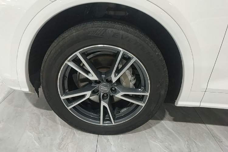 Used Audi Q5L 2018 40 TFSI Prestige Fashion Edition China VI Left Front Wheel Hub