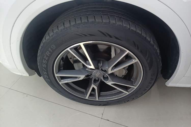 Used Audi Q5L 2018 40 TFSI Prestige Fashion Edition China VI Left Front Wheel Hub