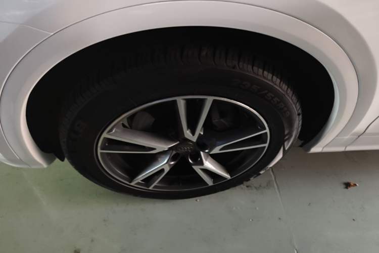 Used Audi Q5L 2018 40 TFSI Prestige Fashion Edition China VI Left Front Wheel Hub