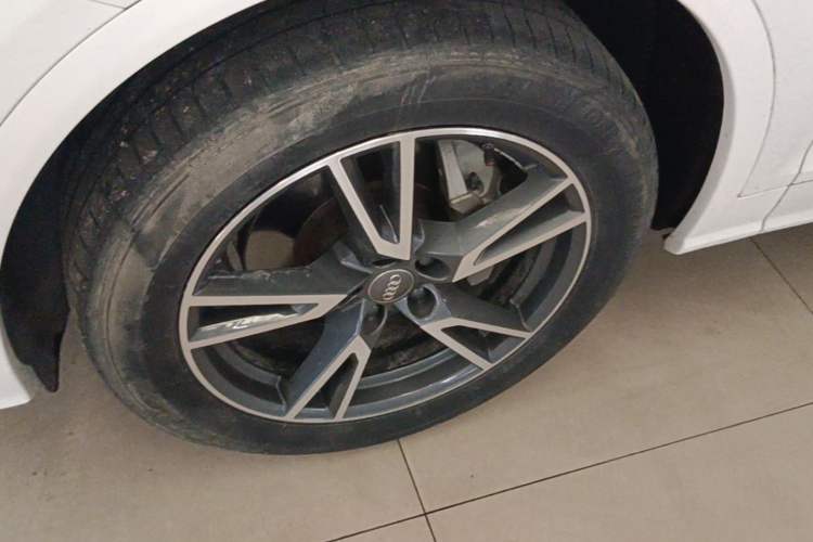 Used Audi Q5L 2018 45 TFSI Prestige Fashion Edition China V Emission Standard Left Front Wheel Hub