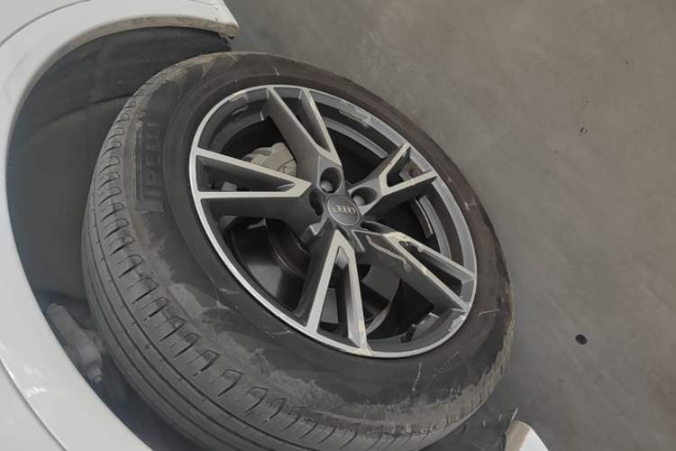 Used Audi Q5L 2018 45 TFSI Prestige Fashion Edition China V Emission Standard Left Front Wheel Hub