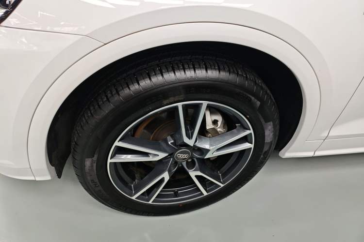 Used Audi Q5L 2018 40 TFSI Prestige Fashion Edition China VI Left Front Wheel Hub