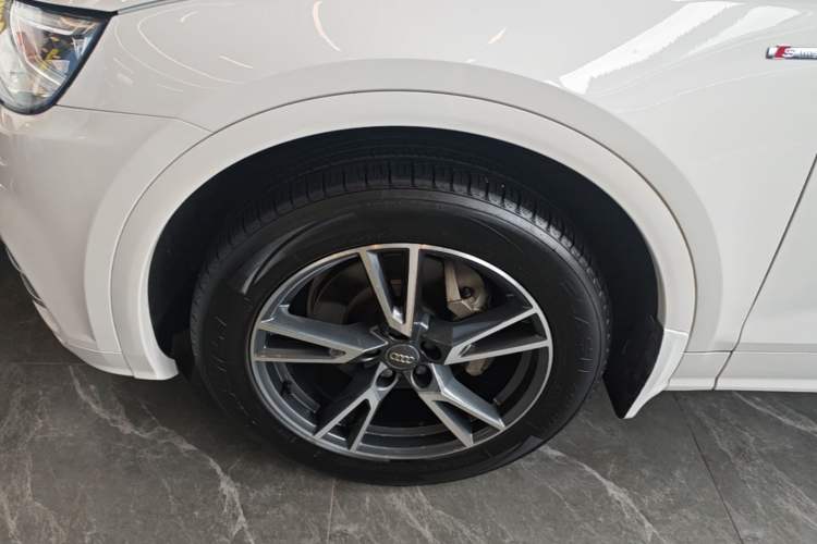 Used Audi Q5L 2018 40 TFSI Prestige Fashion Edition China VI Left Front Wheel Hub