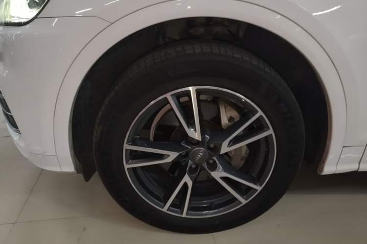 Used Audi Q5L 2018 45 TFSI Prestige Fashion Edition China V Emission Standard Left Front Wheel Hub