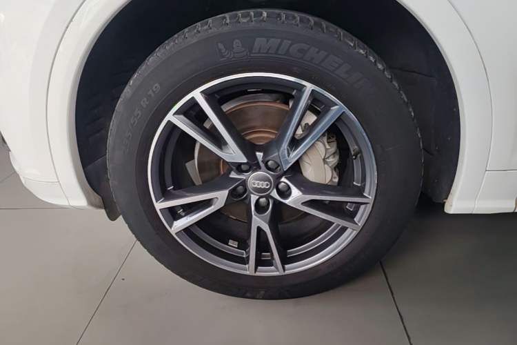 Used Audi Q5L 2018 45 TFSI Prestige Fashion Edition China VI Emission Standard Left Front Wheel Hub